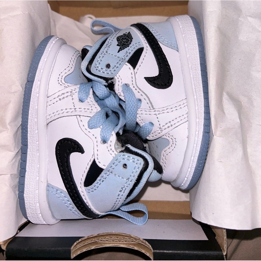 Jordan 1 mid SE Baby’s